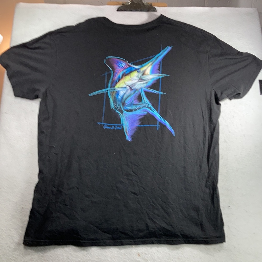 Men’s T-shirt size XL 🐟🎣